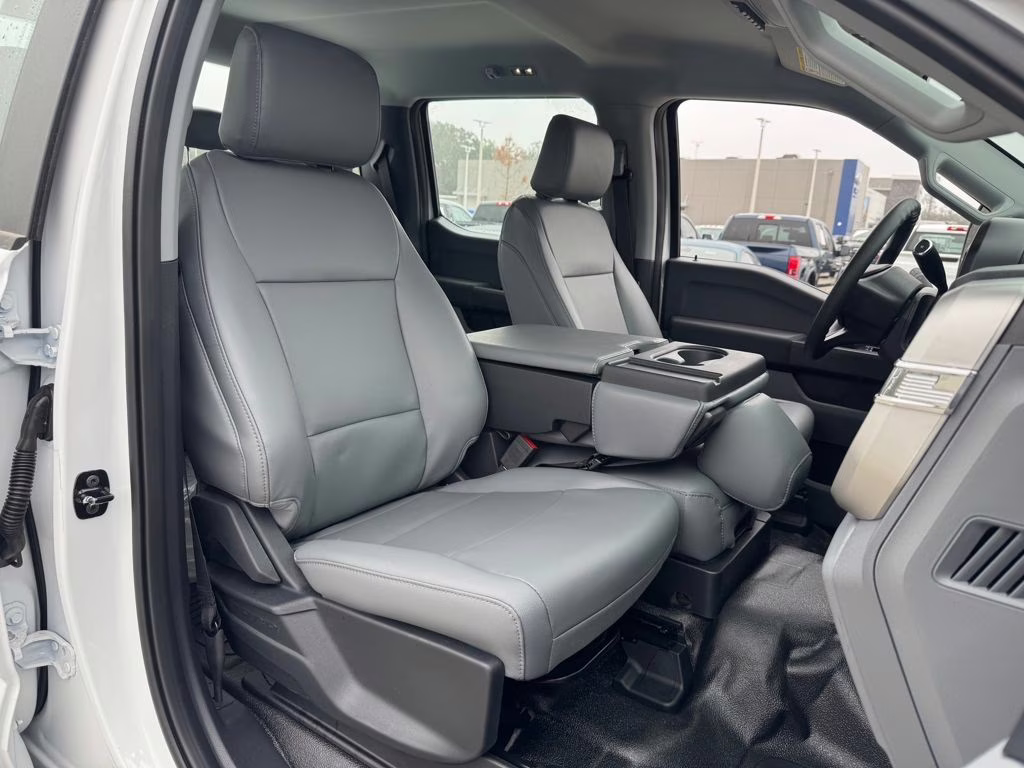 2026 Oxford White Ford Super Duty F-250 SRW XL RWD Truck