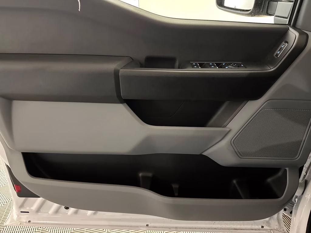 2026 Oxford White Ford Super Duty F-250 SRW XL RWD Truck