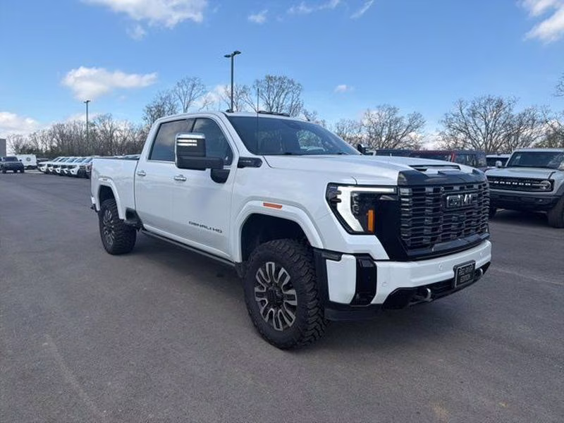 2025 White Frost Tricoat GMC Sierra Denali Ultimate 4X4 Truck