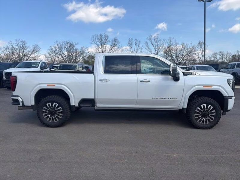 2025 White Frost Tricoat GMC Sierra Denali Ultimate 4X4 Truck