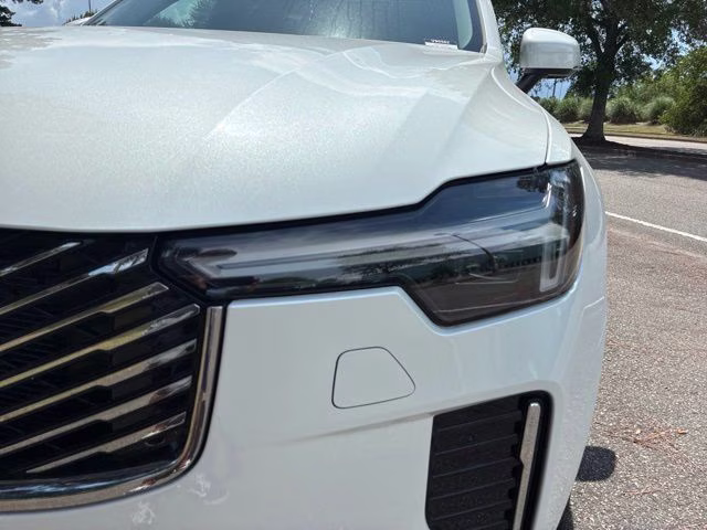 2026 Crystal White Volvo XC90 B5 Core AWD SUV