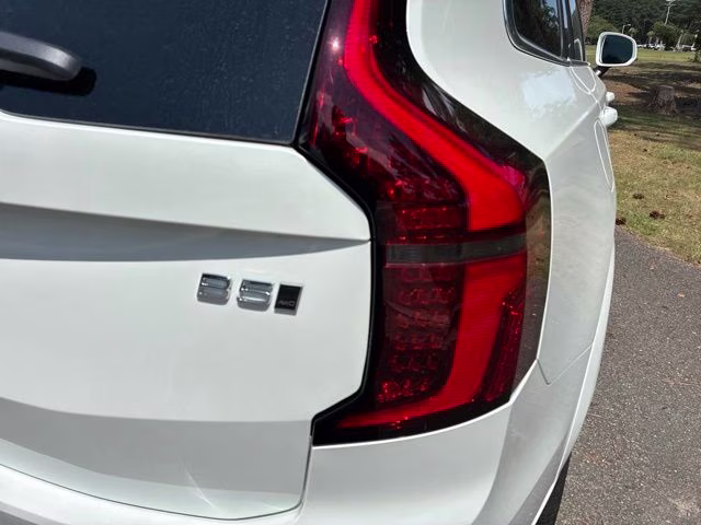 2026 Crystal White Volvo XC90 B5 Core AWD SUV