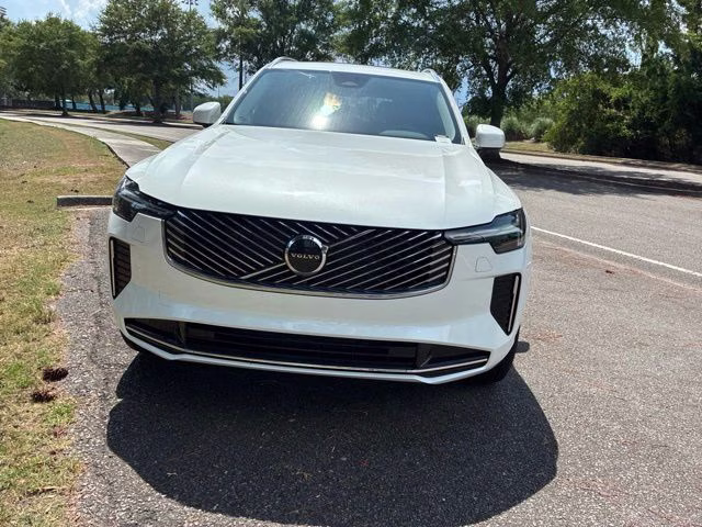 2026 Crystal White Volvo XC90 B5 Core AWD SUV