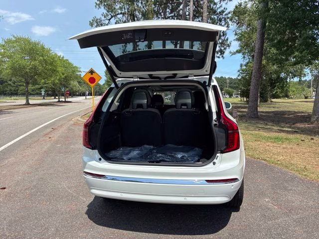 2026 Crystal White Volvo XC90 B5 Core AWD SUV