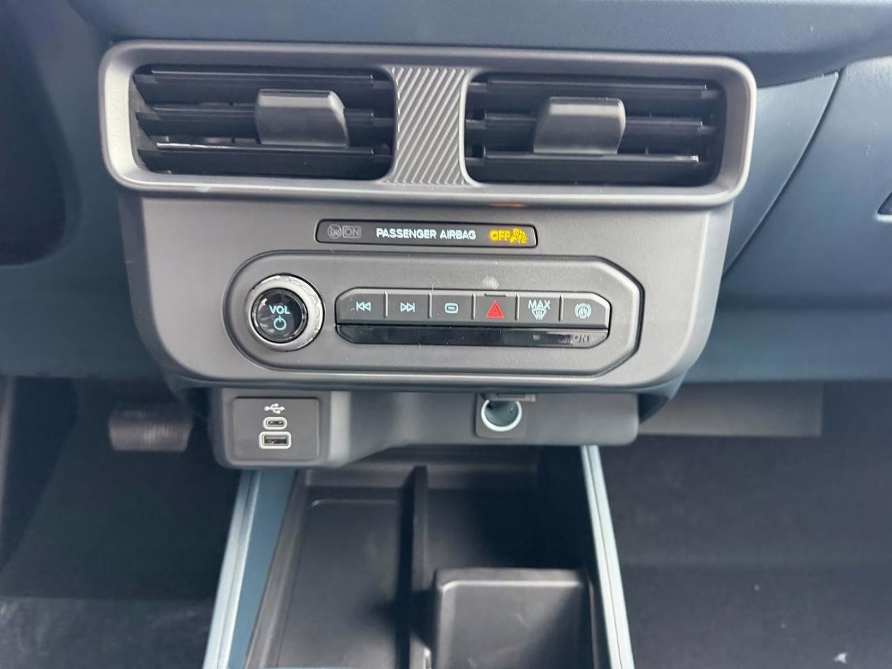 2026 Space White Metallic Ford Maverick XL AWD Truck