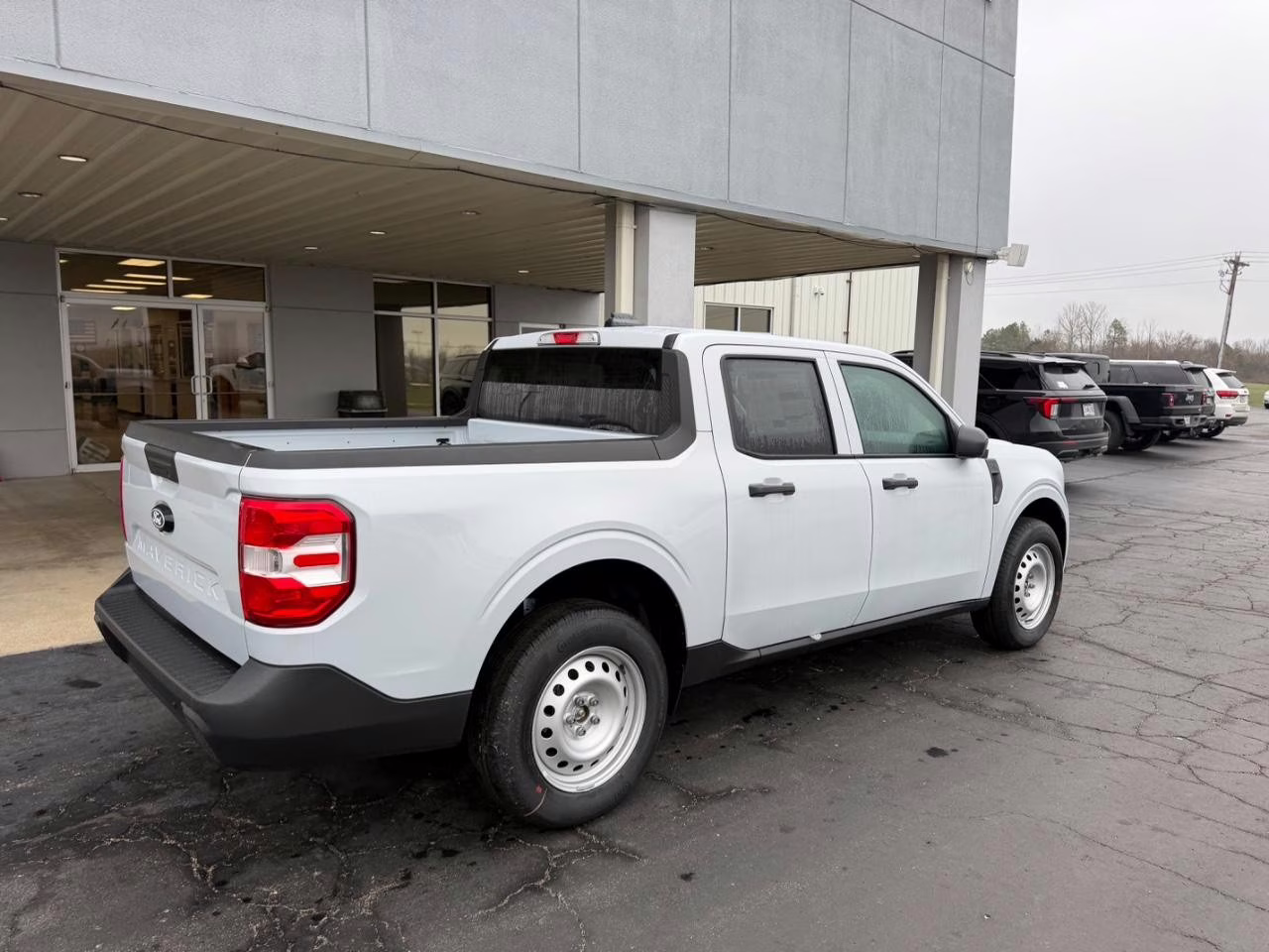 2026 Space White Metallic Ford Maverick XL AWD Truck