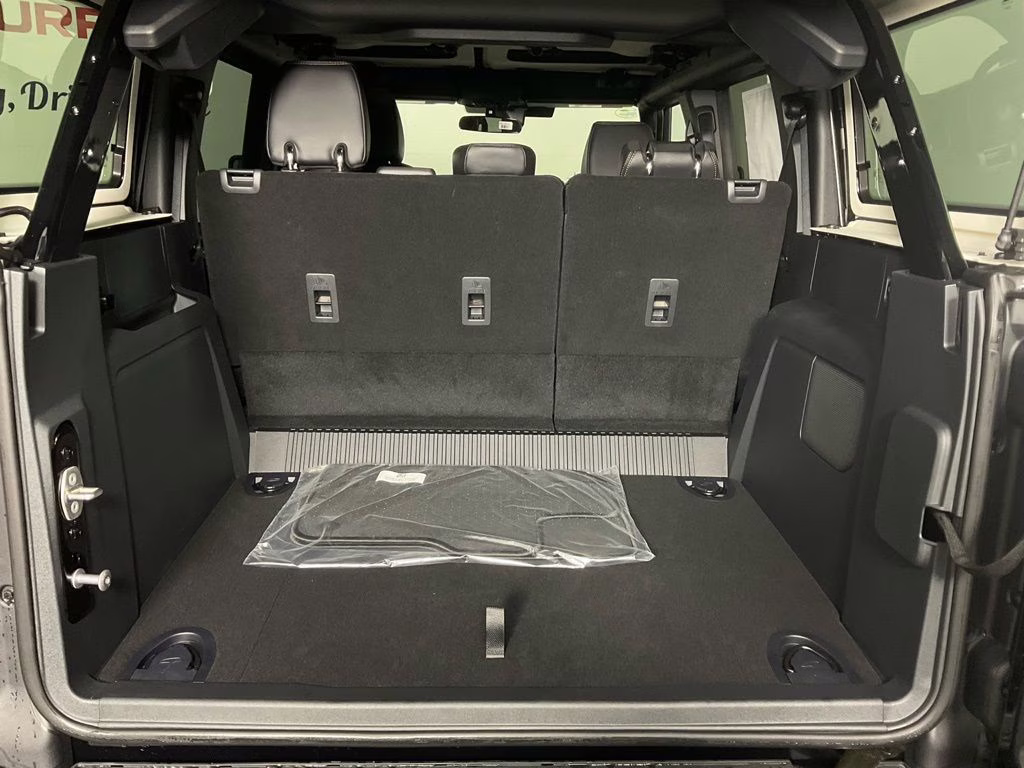 2026 Shadow Black Ford Bronco Badlands 4X4 SUV