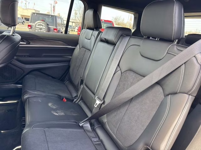 2026 Diamond Black Jeep Grand Cherokee L Altitude RWD SUV