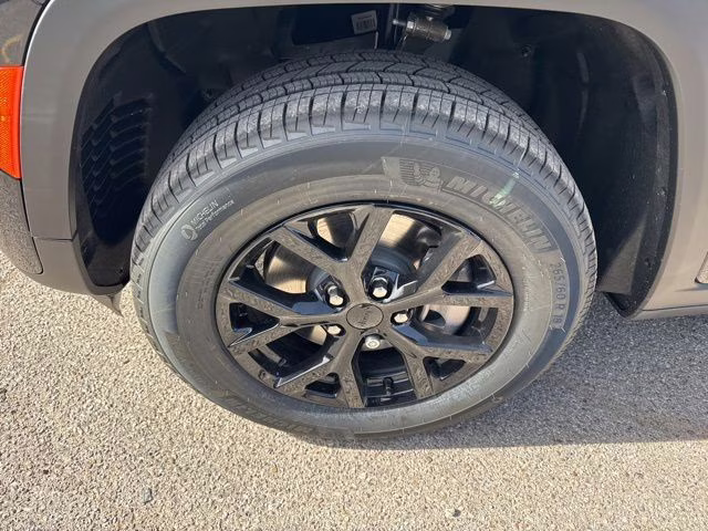 2026 Diamond Black Jeep Grand Cherokee L Altitude RWD SUV