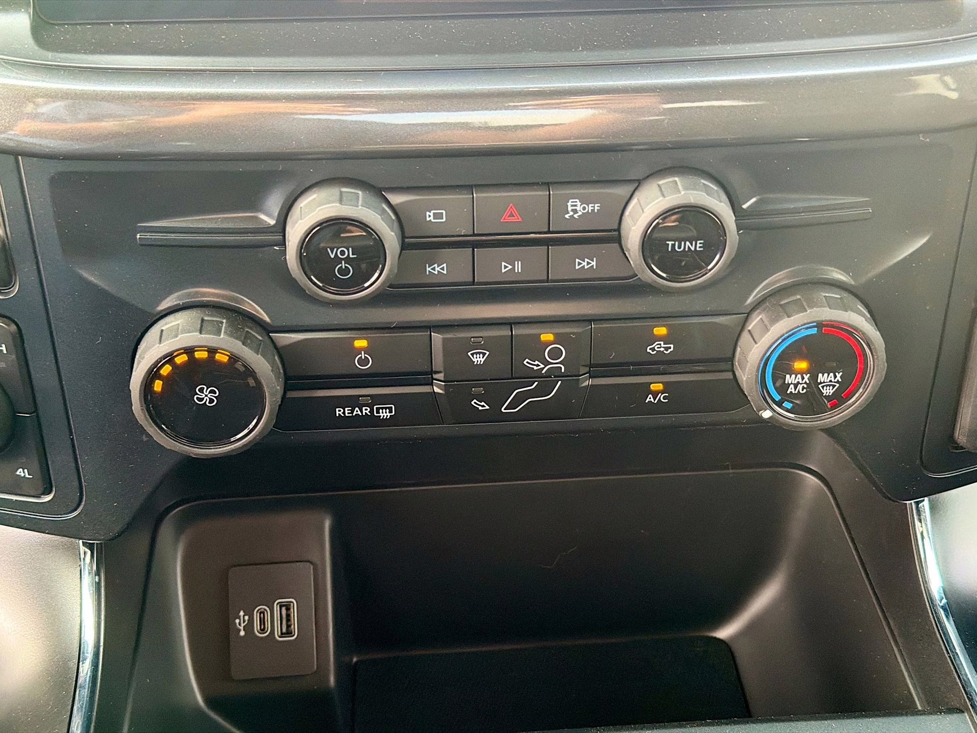 2025 Agate Black Metallic Ford F-150 STX 4X4 Truck