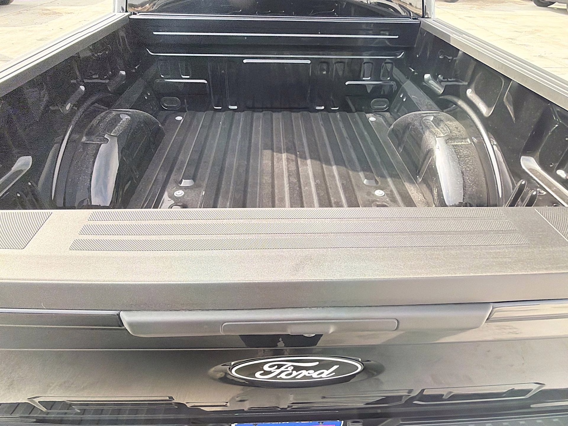 2025 Agate Black Metallic Ford F-150 STX 4X4 Truck