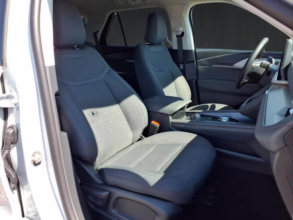 2026 Space White Metallic Ford Explorer Active w/200A Pkg RWD SUV