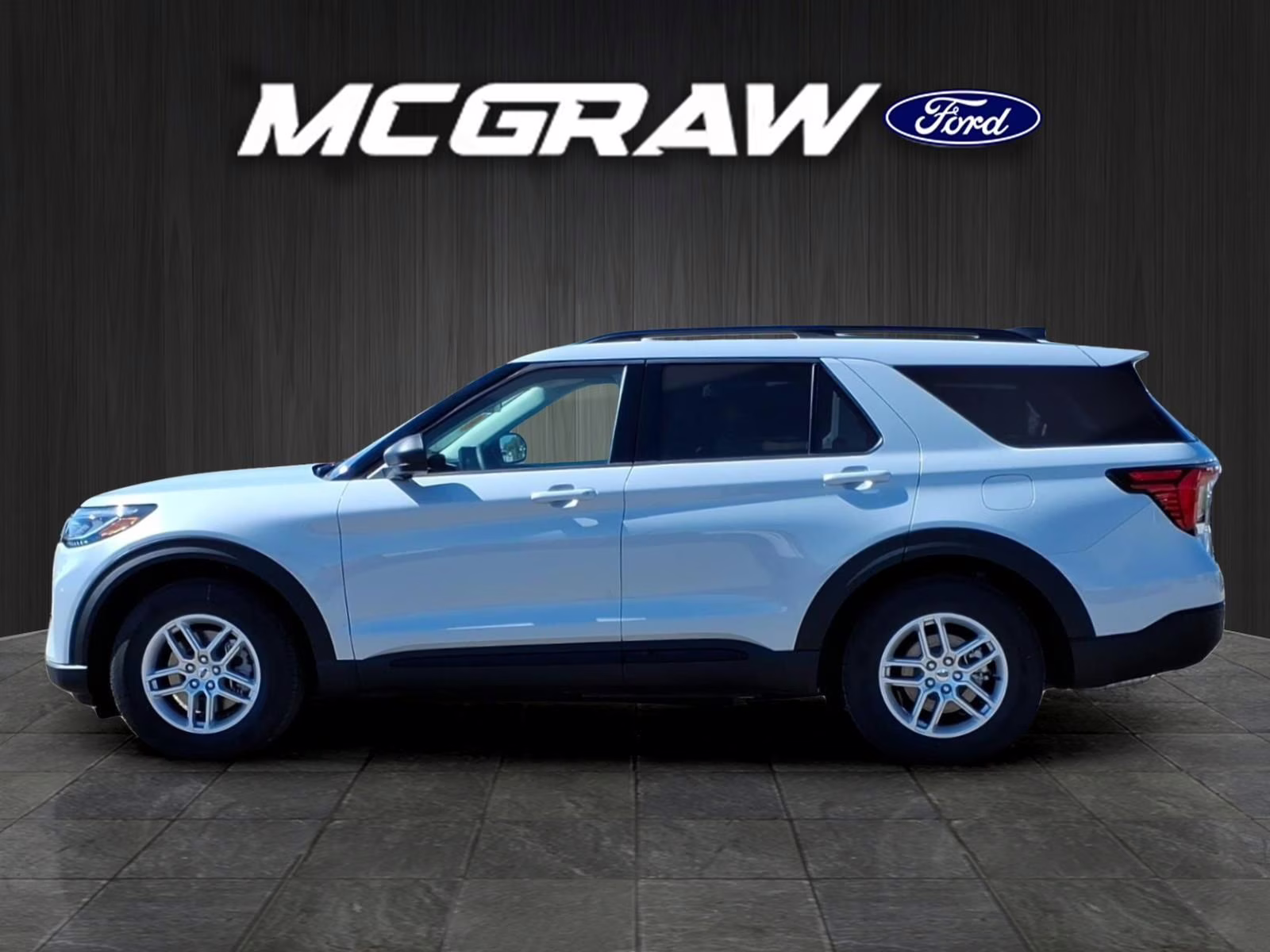 2026 White Metallic Ford Explorer Active RWD SUV