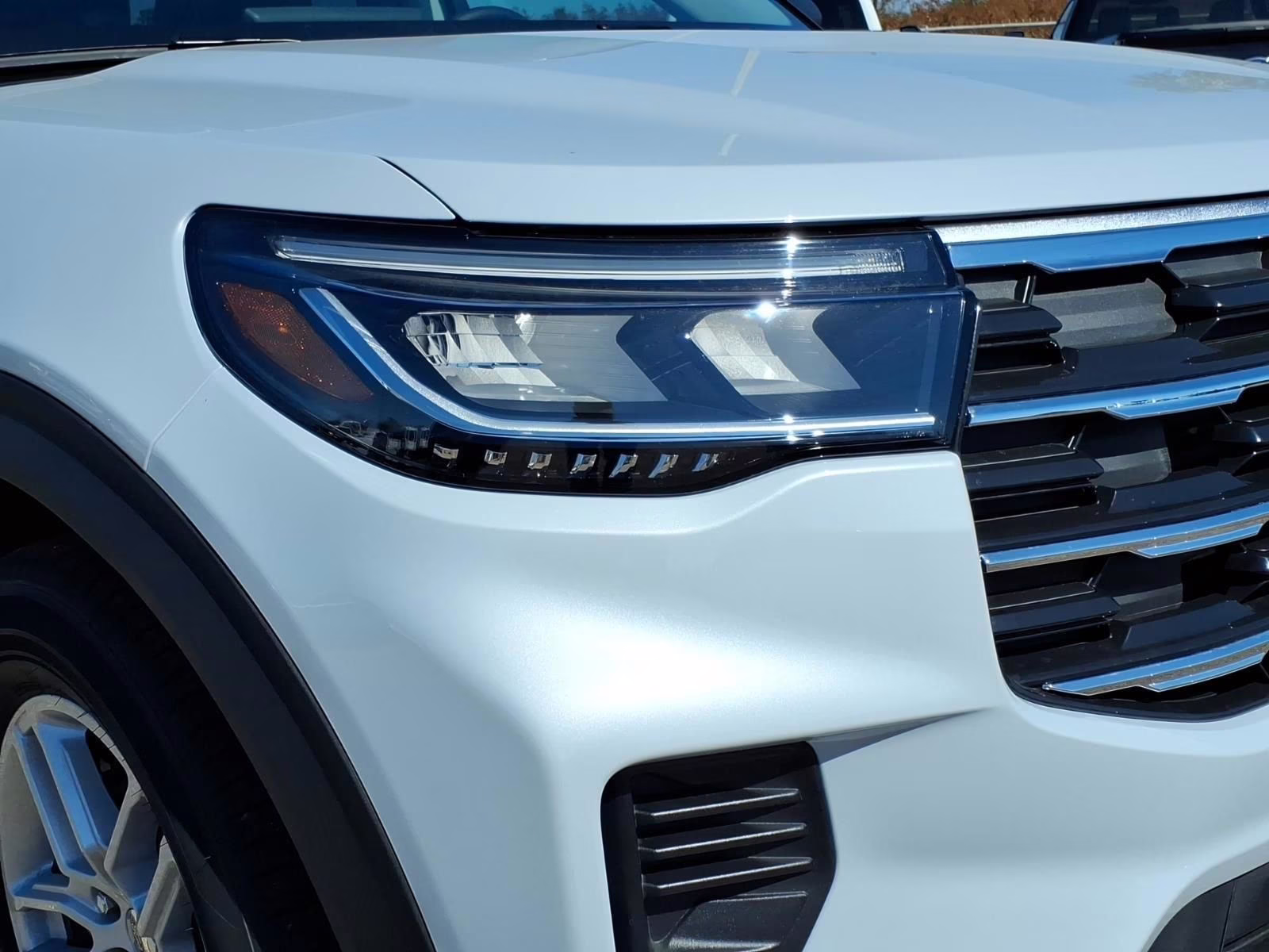 2026 White Metallic Ford Explorer Active RWD SUV