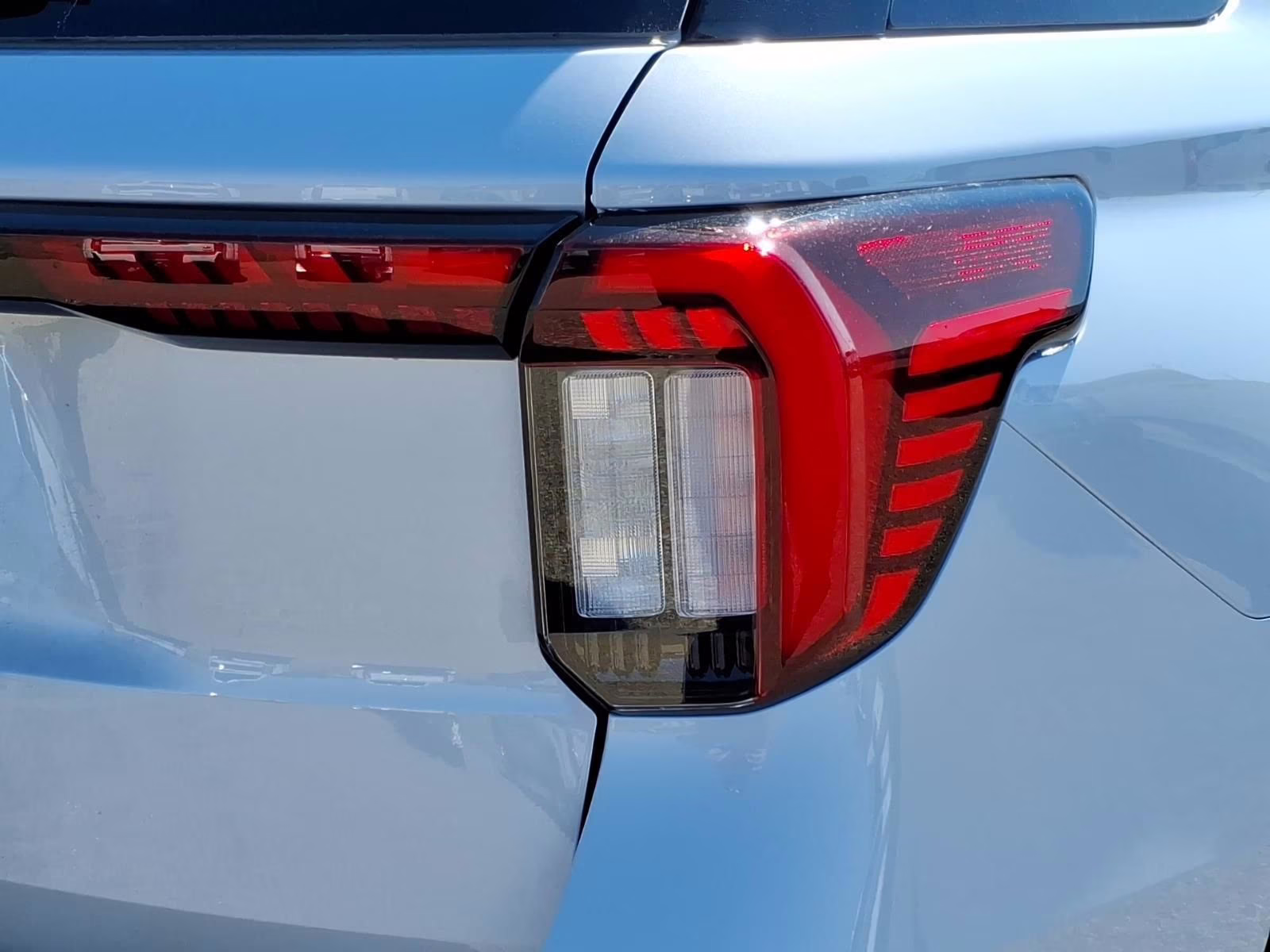 2026 White Metallic Ford Explorer Active RWD SUV