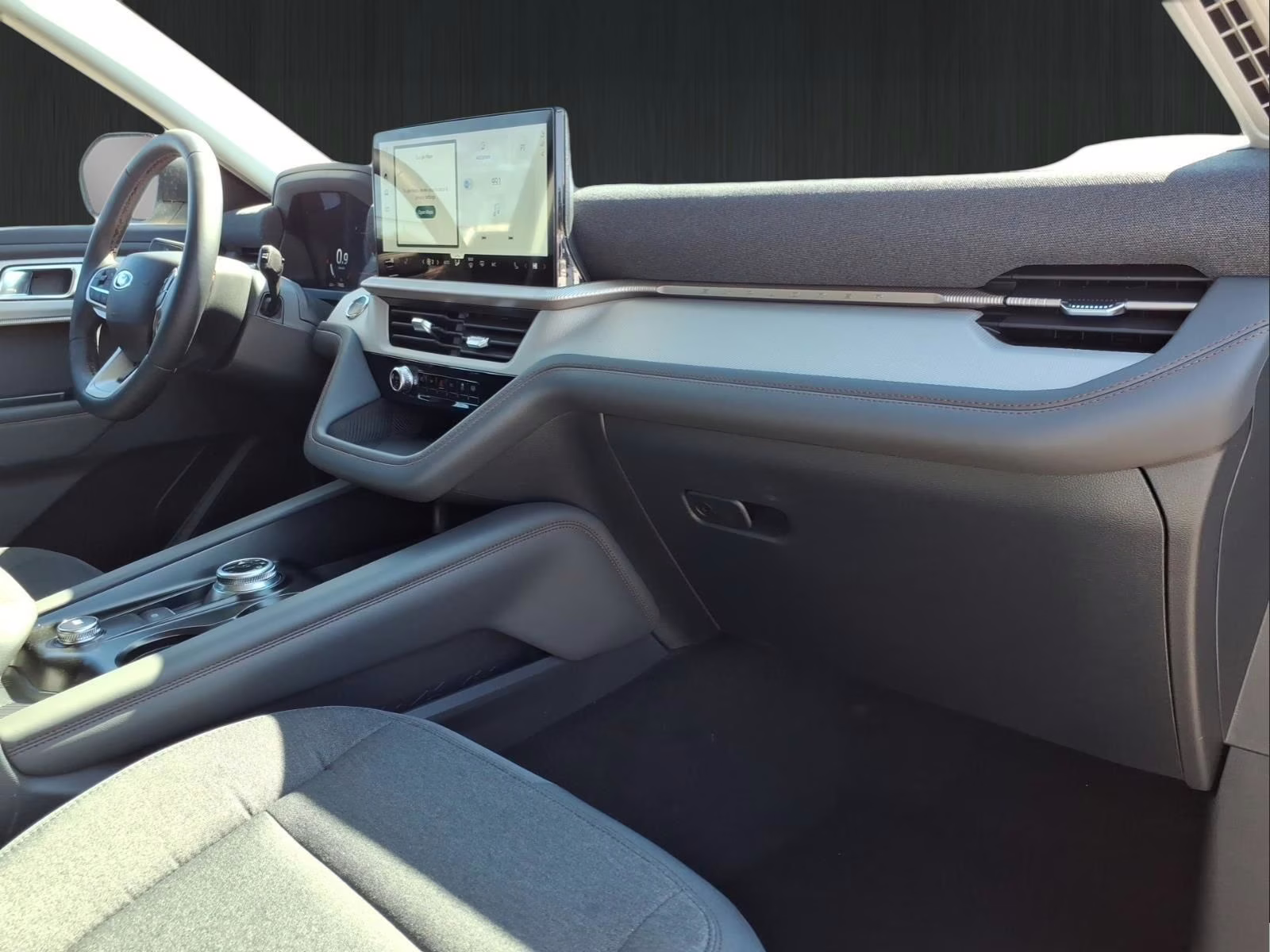 2026 White Metallic Ford Explorer Active RWD SUV