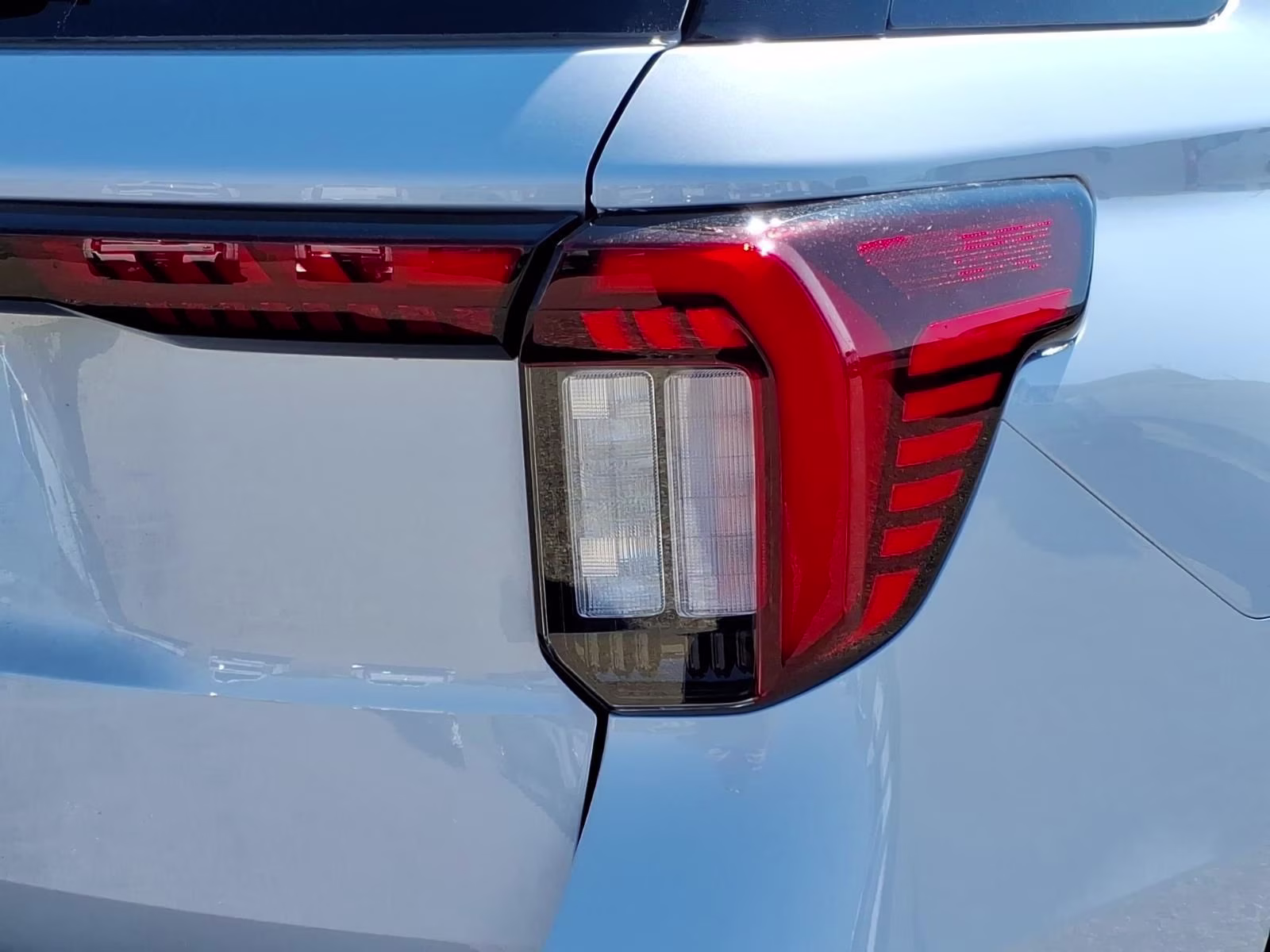 2026 White Metallic Ford Explorer Active RWD SUV