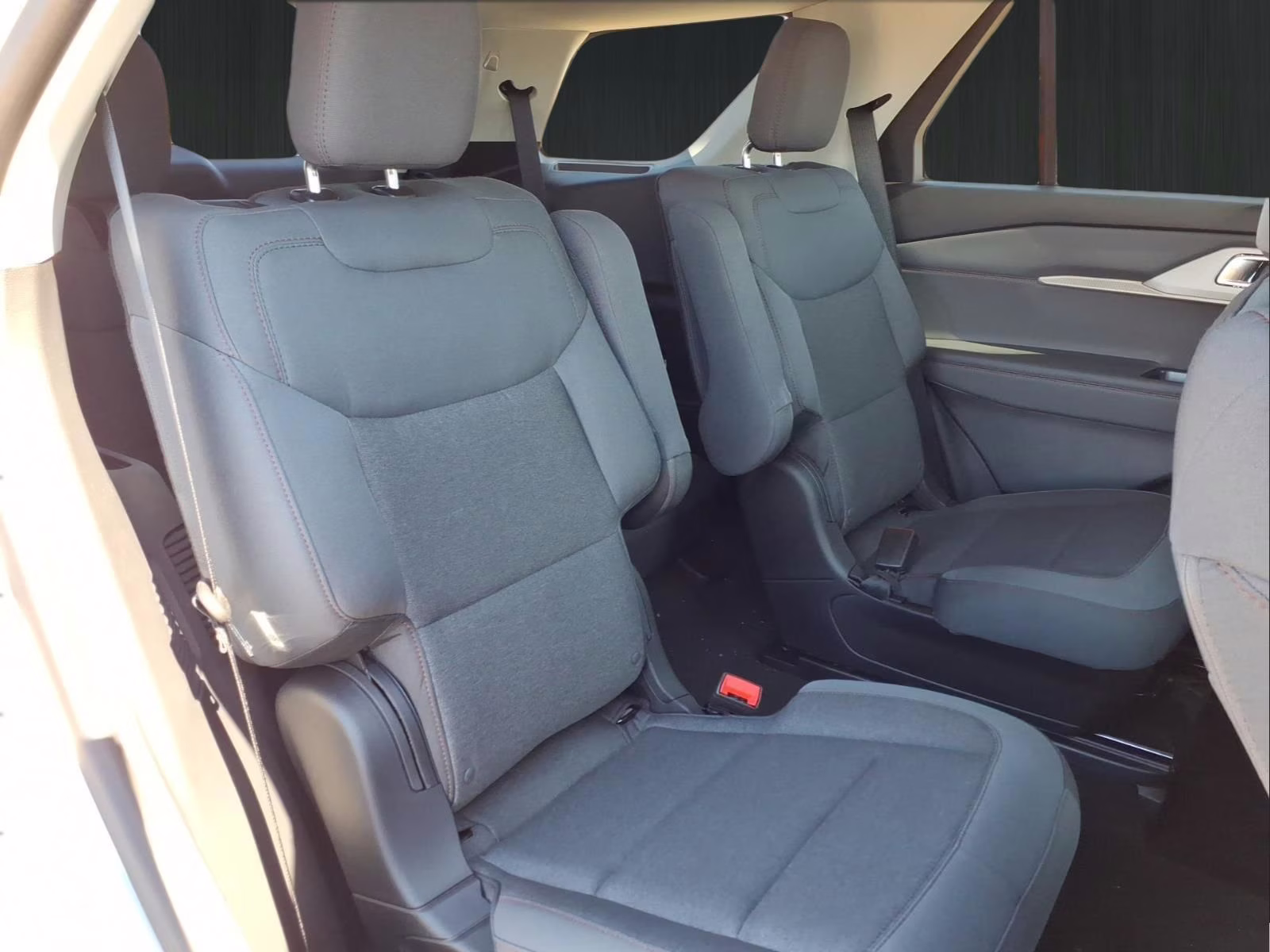 2026 White Metallic Ford Explorer Active RWD SUV