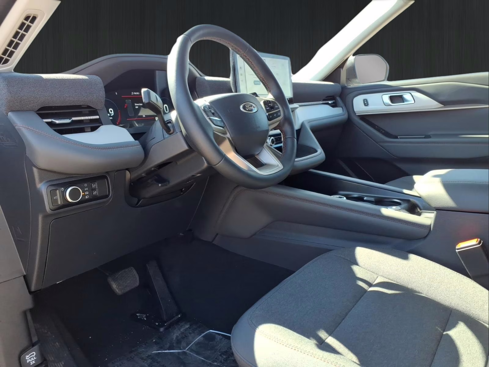 2026 White Metallic Ford Explorer Active RWD SUV