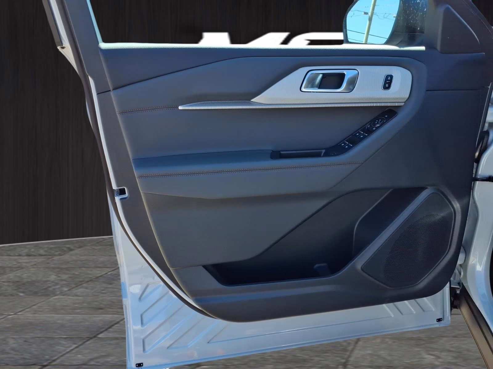 2026 White Metallic Ford Explorer Active RWD SUV