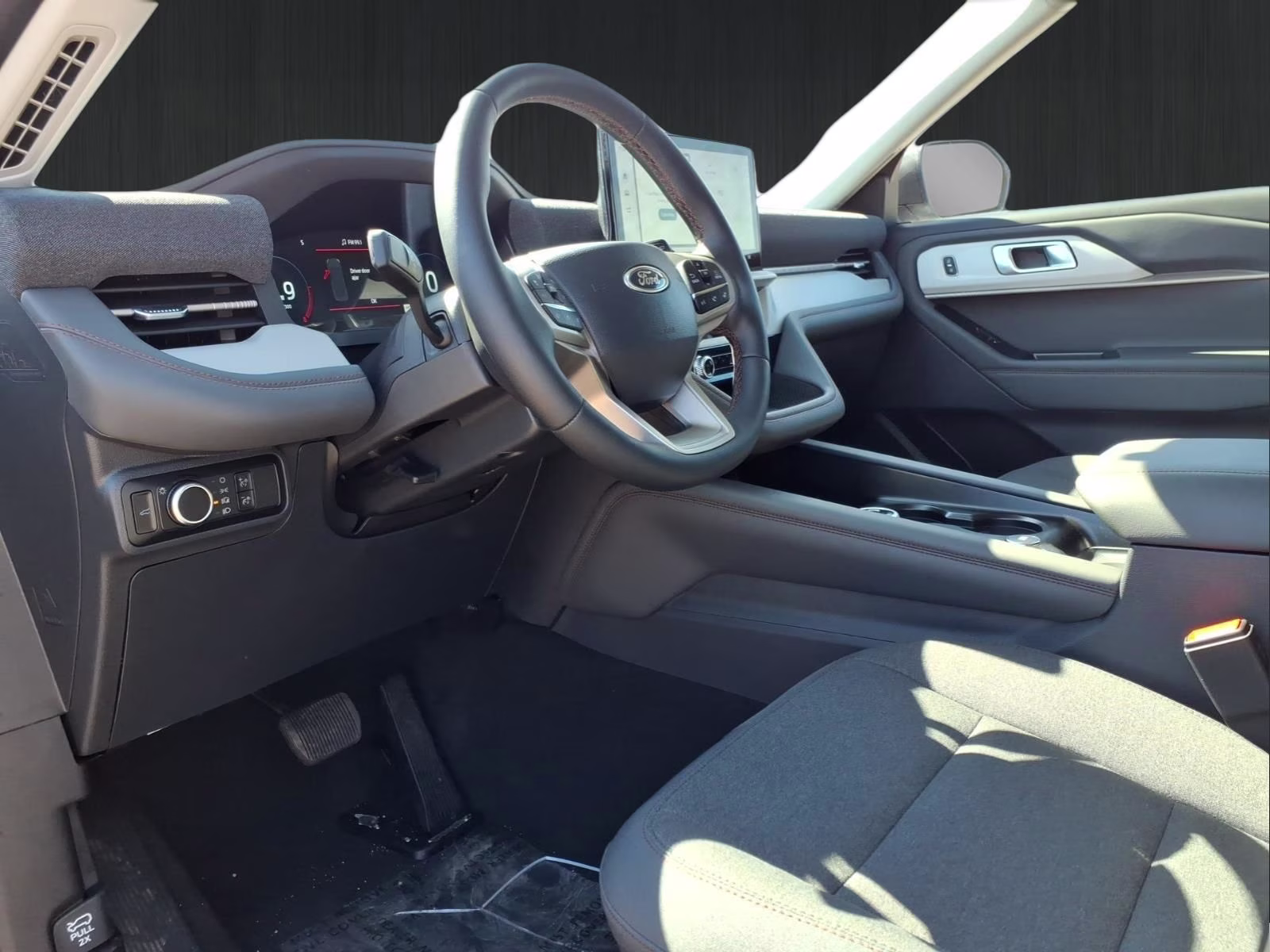 2026 White Metallic Ford Explorer Active RWD SUV