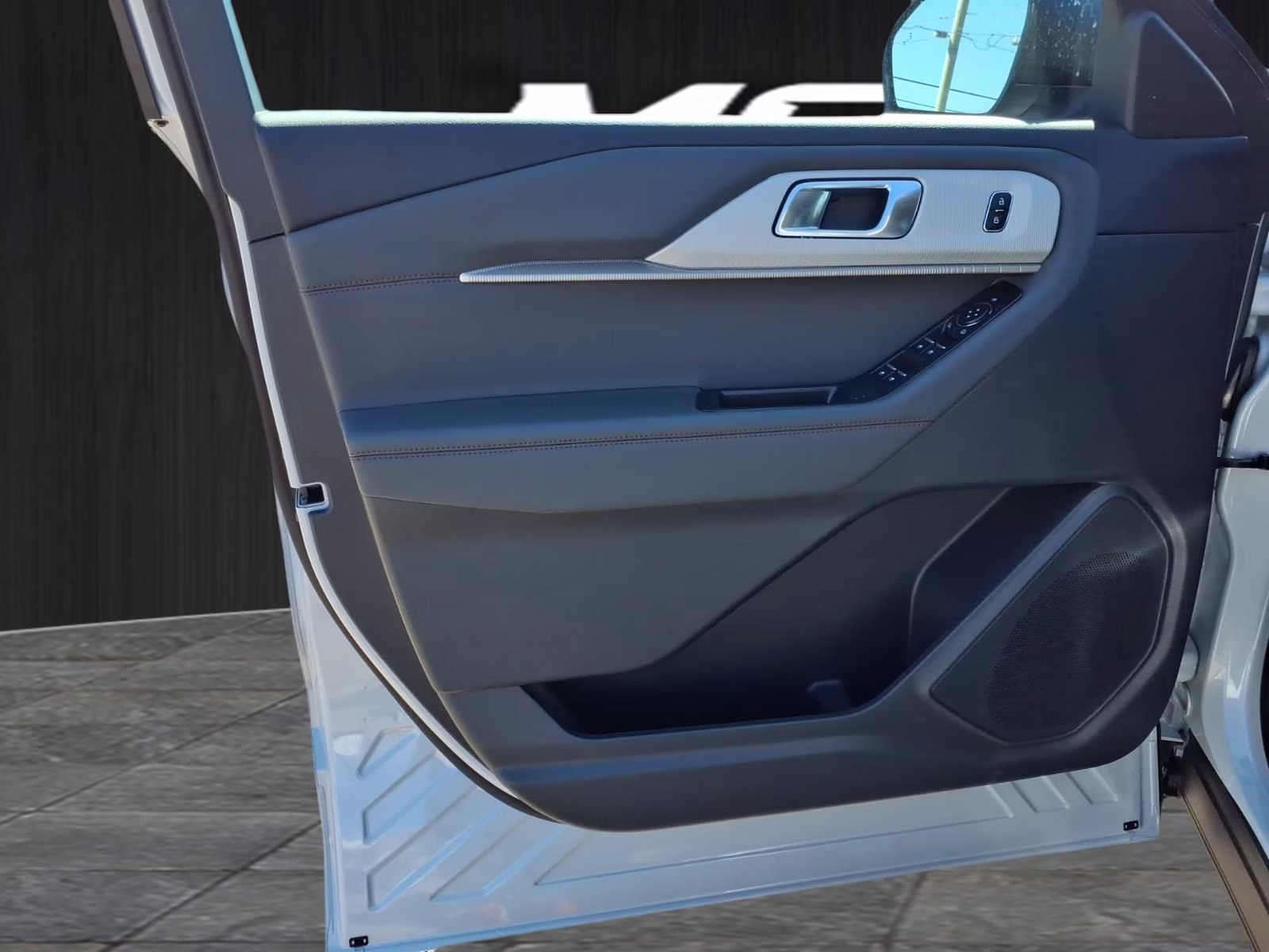 2026 White Metallic Ford Explorer Active RWD SUV