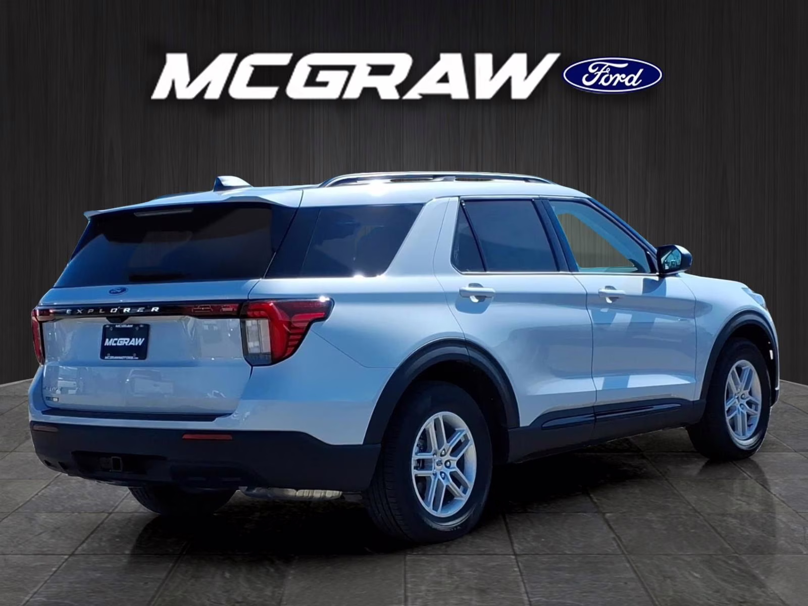 2026 White Metallic Ford Explorer Active RWD SUV