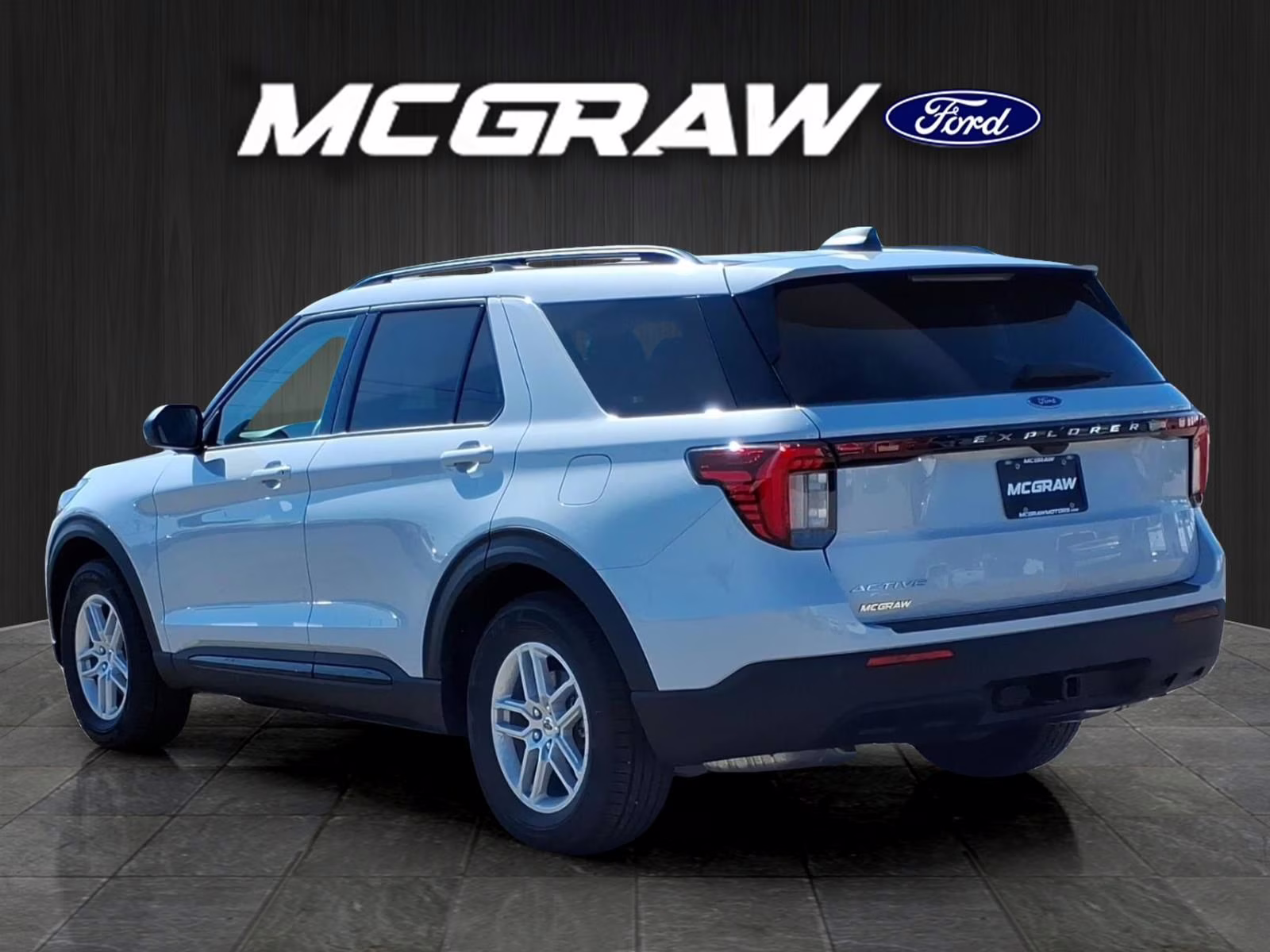 2026 White Metallic Ford Explorer Active RWD SUV
