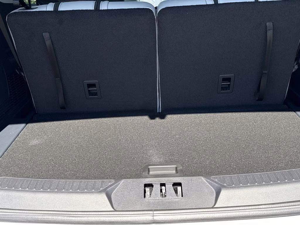 2026 Space White Metallic Ford Explorer Active RWD SUV