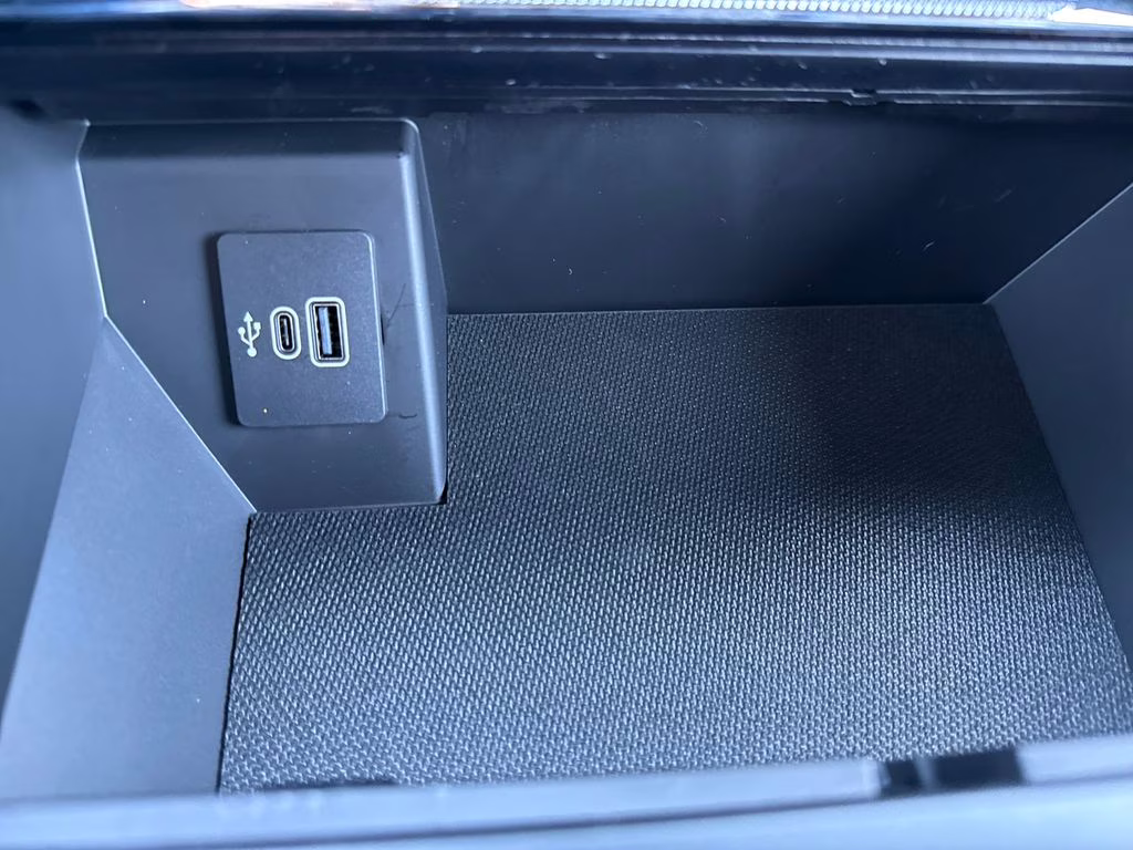 2026 Star White Metallic Tri-Coat Ford F-150 Lariat 4X4 Truck