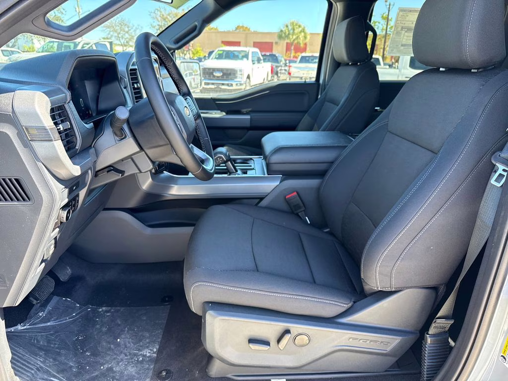 2026 Avalanche Ford F-150 XLT RWD Truck