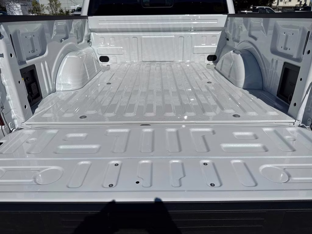 2026 Star White Metallic Tri-Coat Ford F-150 Lariat 4X4 Truck