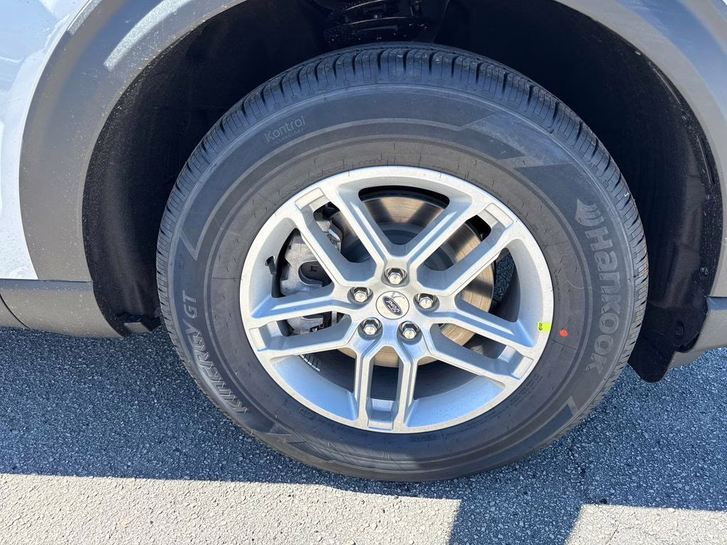 2026 Space White Metallic Ford Explorer Active RWD SUV