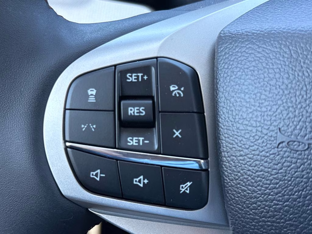 2026 Space White Metallic Ford Explorer Active RWD SUV