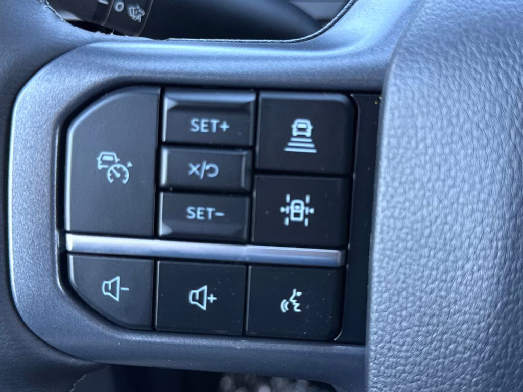 2026 Star White Metallic Tri-Coat Ford F-150 Lariat 4X4 Truck