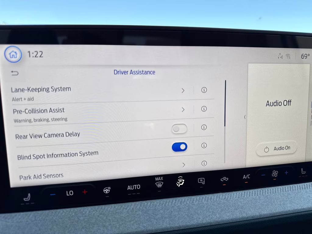 2026 Oxford White Ford Maverick XLT AWD Truck