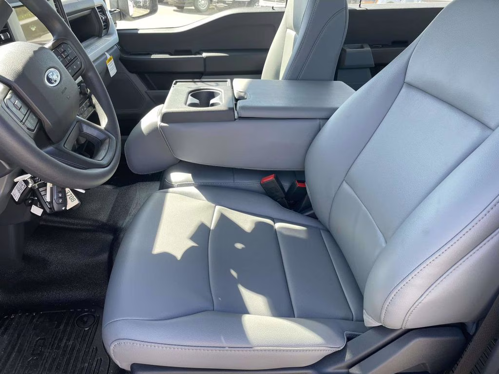 2026 Oxford White Ford Super Duty F-350 DRW XL 4X4 Truck