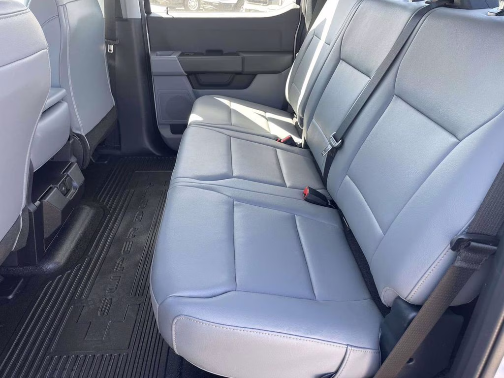 2026 Oxford White Ford Super Duty F-350 DRW XL 4X4 Truck