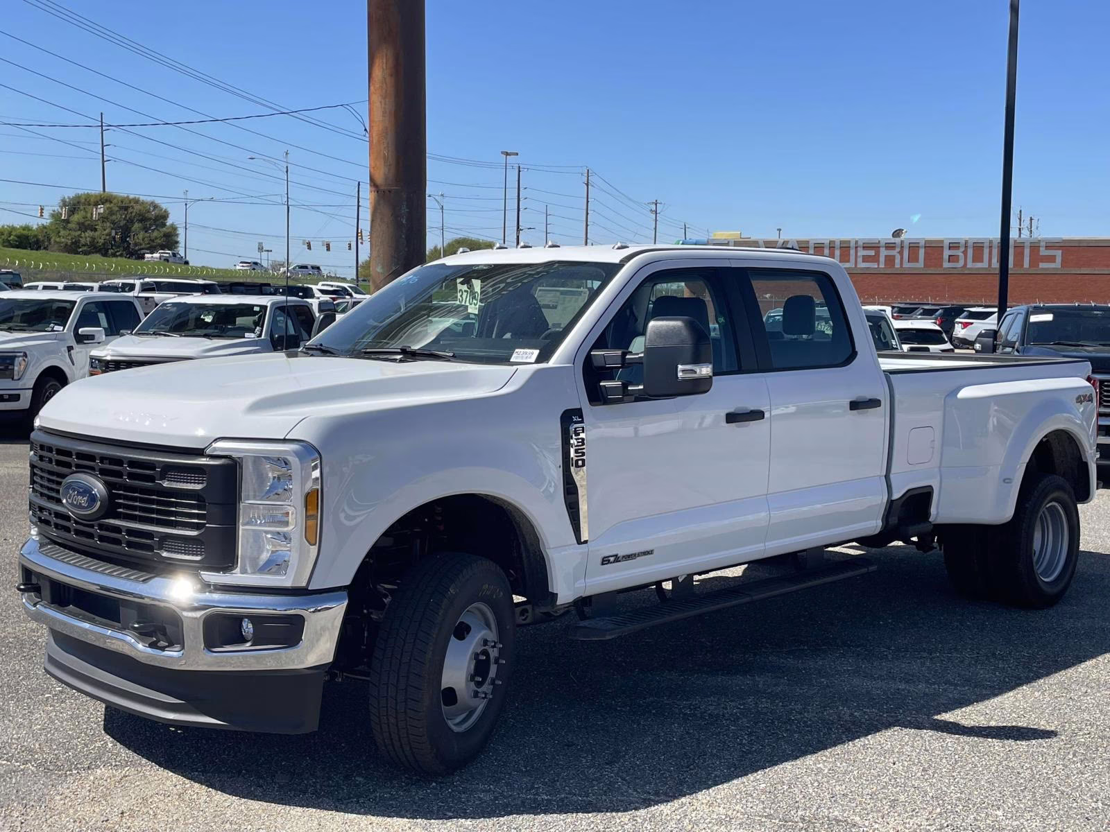 2026 Oxford White Ford Super Duty F-350 DRW XL 4X4 Truck