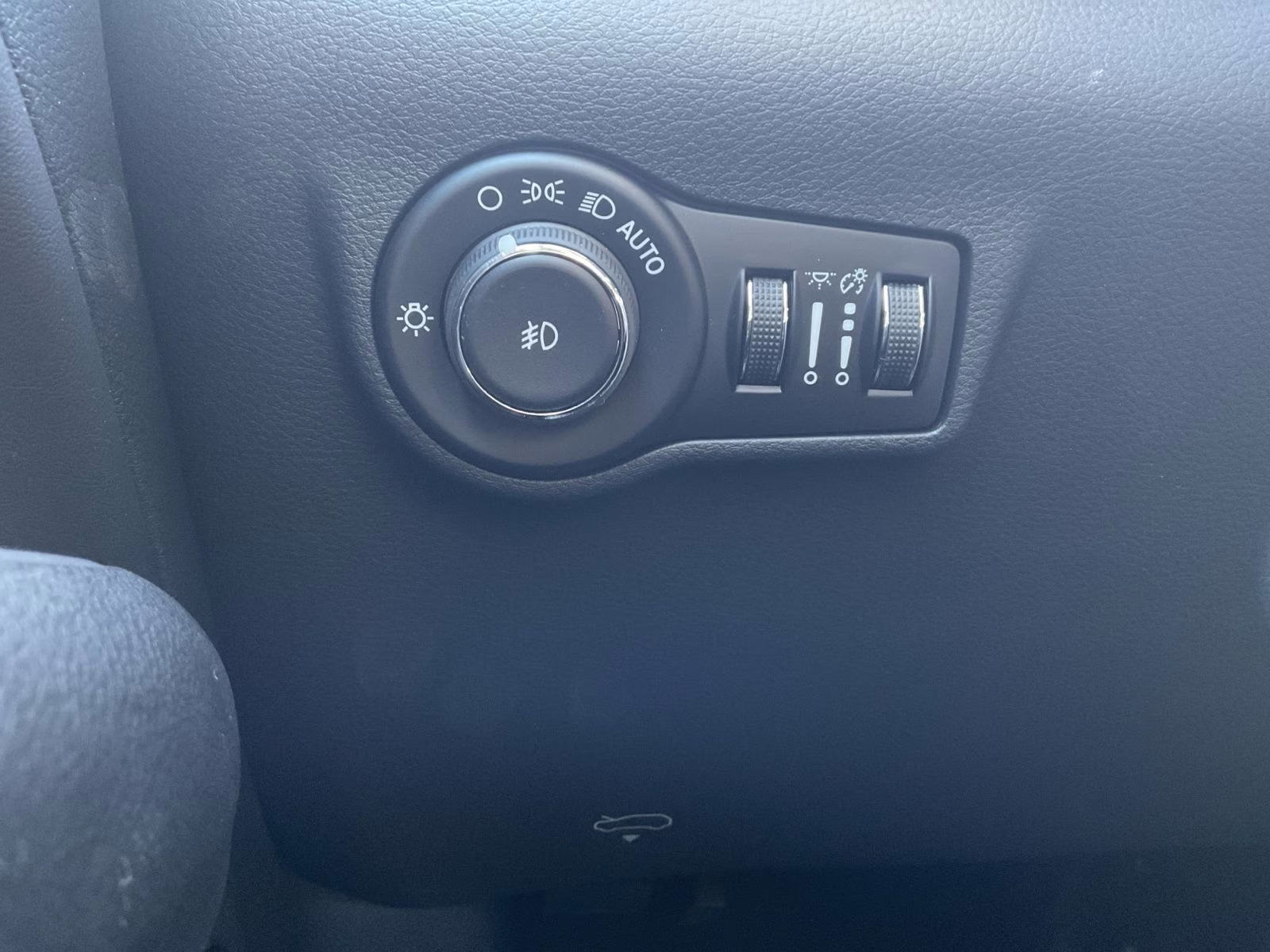 2026 Bright White Clearcoat Jeep Compass Limited 4X4 SUV