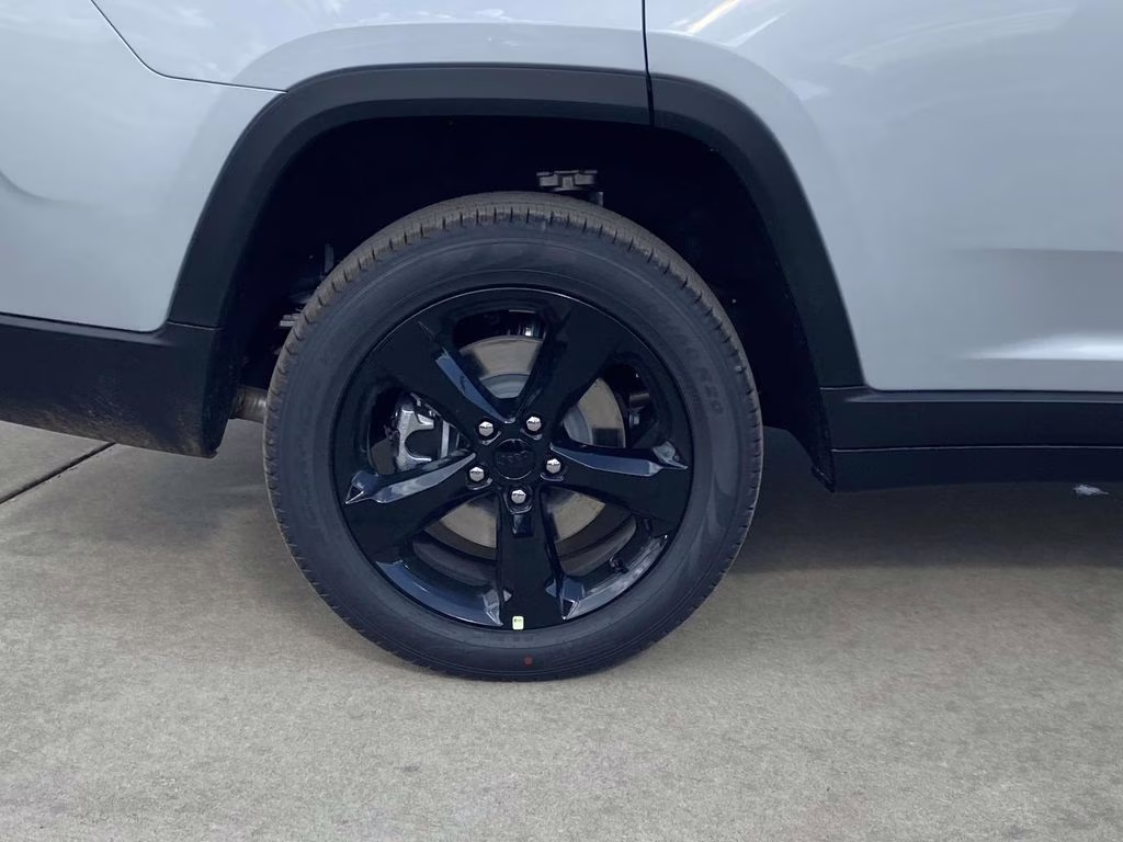 2026 Silver Zynith Jeep Grand Cherokee L Limited RWD SUV