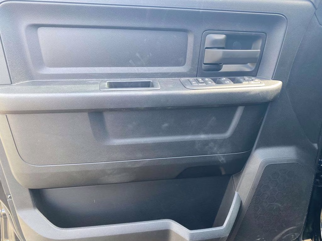 2026 Diamond Black Crystal Pearlcoat Ram 2500 Tradesman 4X4 Truck