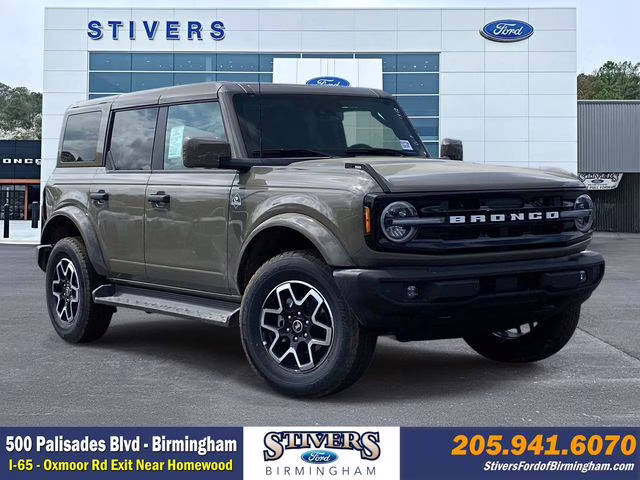 2026 Gray Ford Bronco Outer Banks 4X4 SUV