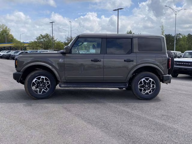 2026 Gray Ford Bronco Outer Banks 4X4 SUV