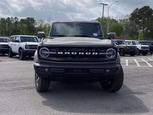2026 Gray Ford Bronco Outer Banks 4X4 SUV