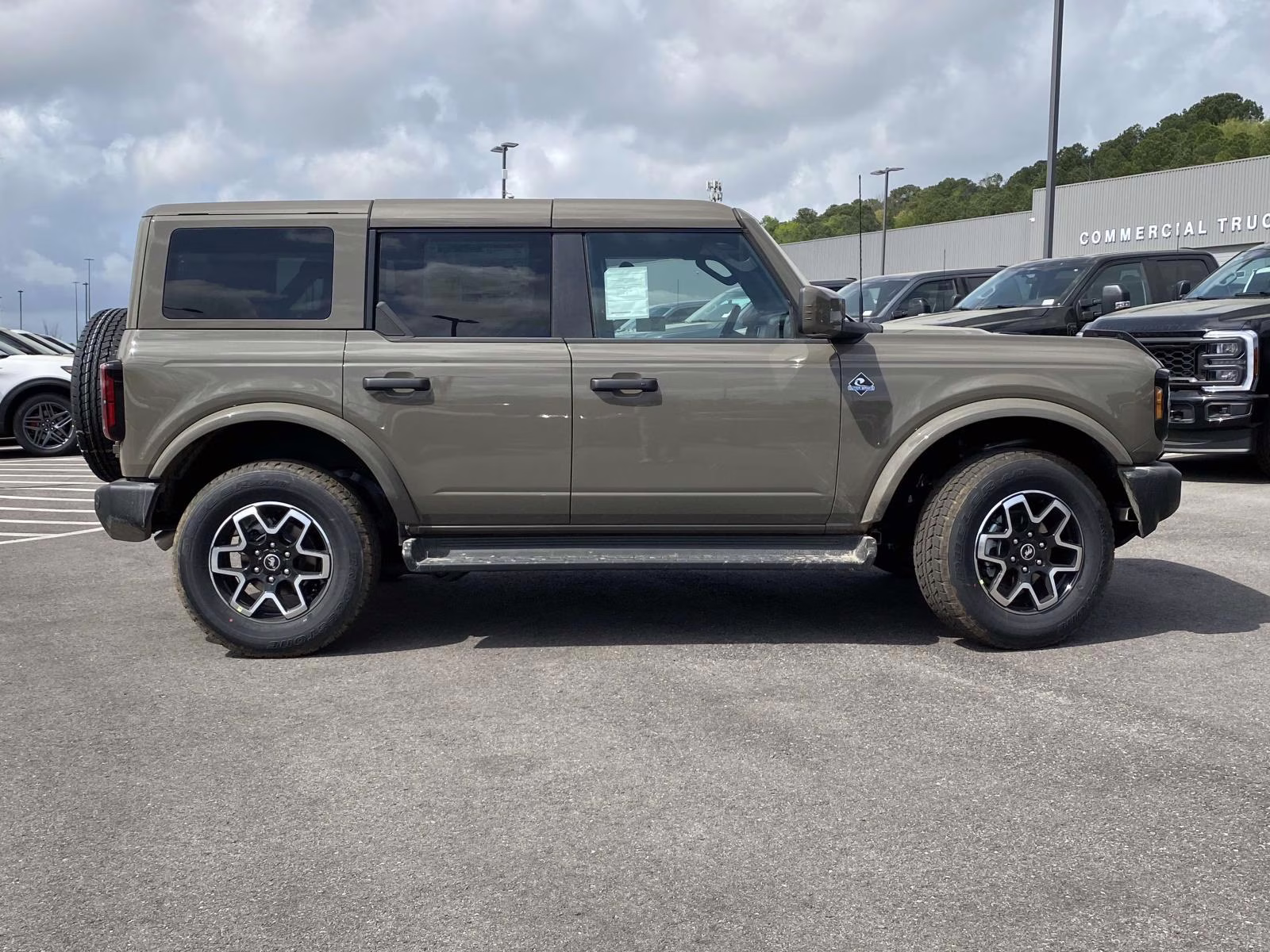 2026 Gray Ford Bronco Outer Banks 4X4 SUV