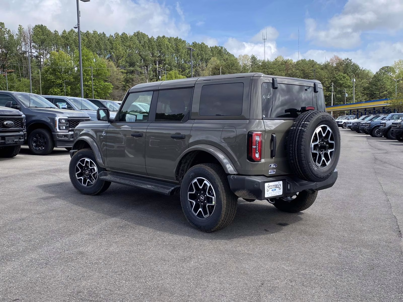 2026 Gray Ford Bronco Outer Banks 4X4 SUV