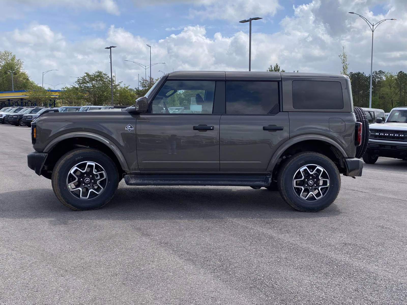 2026 Gray Ford Bronco Outer Banks 4X4 SUV