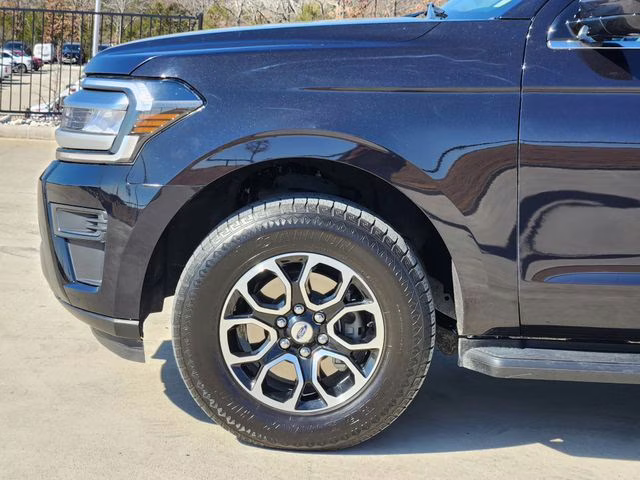 2024 Black Metallic Ford Expedition XLT 4X4 SUV