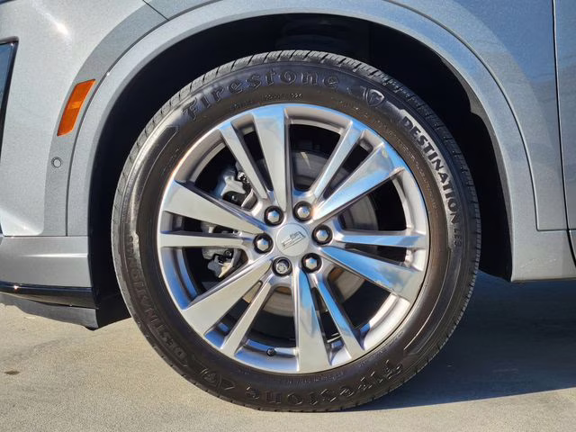 2023 Argent Silver Metallic Cadillac XT6 Premium Luxury FWD SUV